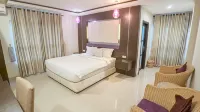 Front One Parama Su Hotel Palu