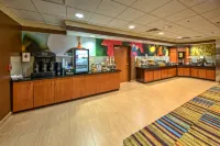 Fairfield Inn & Suites Naples - breakfast