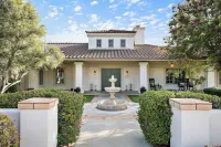 Wellsona Vineyard Retreat + Pool, Hot Tub, Views Main Home + Guest Home