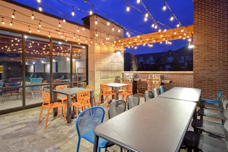 底特律泰勒希爾頓惠庭飯店