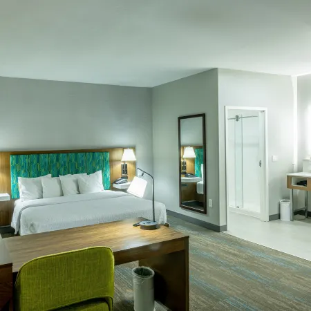 Hampton Inn & Suites Cleburne