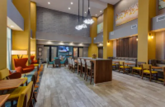 Hampton Inn & Suites Wichita/Airport