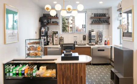 Hilton Garden Inn Flint Downtown Отели рядом с достопримечательностью «Phi Delta Theta Fraternity»