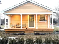 Charming Village Cottage Hotels in Hartwick