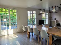 Maison Familiale,poêlé Bois,jardin. Proche Paris/dysneyland.animaux Acceptés فنادق في Neuilly-Plaisance