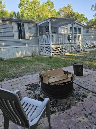 21 people can fit, old homosassa, 2 minutes from 2 boat slips, 4 kayaks! Отели рядом с достопримечательностью «Get Up and Go Kayaking - The Chaz»