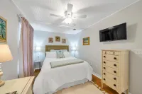 Private Pool! 3 Blks to Beach Access! West Destin, Next to the Henderson! - 4성급