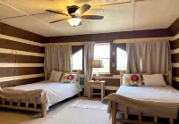 Cabin Guest Suite Retreat ft Million Dollar View!