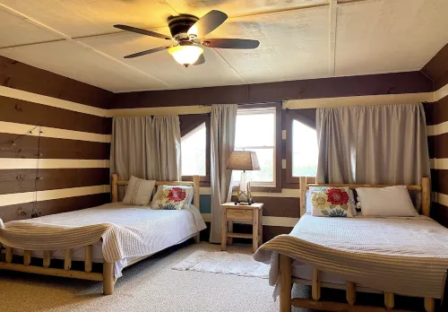 Cabin Guest Suite Retreat ft Million Dollar View!