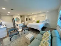 Newly remodeled, heart of Seagrove Beach, 100 yards to beach!