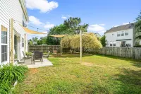 Stylish Home Pet-Friendly 3BR 3BA Private Fence Backyard