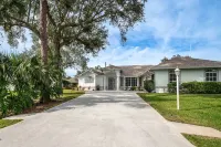🍹🌞 Coastal Retreat! Heated Pool, Boat/RV Parking Double Lot, 3 miles to Beach!