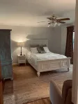 Beautiful home on Lake Hamilton  !
