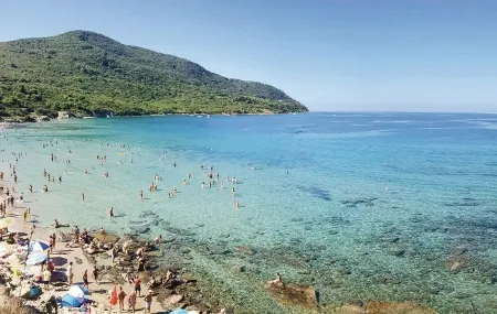 Bougainvillea Apartment - large private equipped terrace 450 m from the sea