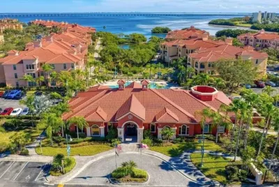 Spacious, 2 king bedrooms, ground floor condo in Grand Venezia Resort + Garage! Hotels near Clearwater,Fl- St. Petersburg (STP)