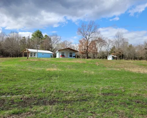 Escape To Nature’s Embrace:Uncle Joe's Creek Retreat - Click's Cabin Hotels in Pushmataha County