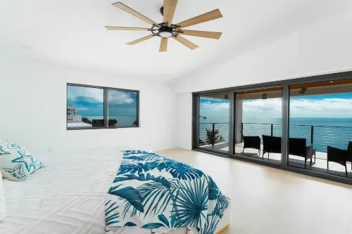 5 bed/4 bath Ocean side, right outside of Tavernier Creek Mile Marker 91