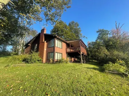 Hilltop, Relax and Enjoy Nature's Aviary Atop the Endless Mountains.