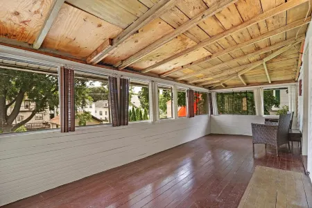 Historic house on tree lined red brick street of historic homes. Отели в г. Racine County