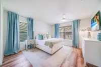 Heated Private Pool, 5 Miles to Beach. Colorful, bright family-sized home.