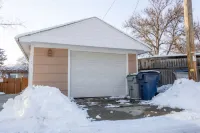 Cozy Single Family Home Away Hotels near Foot Locker