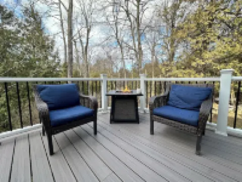 Idlewild Hideaway by the Bay (with Large Deck)