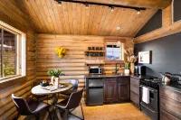 Cozy Log Cabin near Yellowstone River and Park