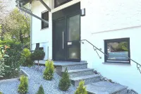 Stilvoll Eingerichtete Ferienwohnung mit Gehobener Ausstattung & Sonnenterrasse Отели в г. Wangen im Allgau
