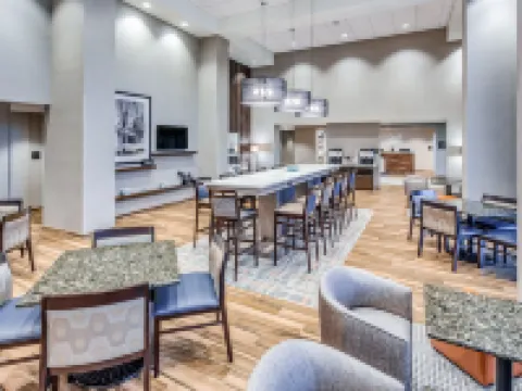 Hampton Inn & Suites Kittery-Portsmouth Hotels in Kittery