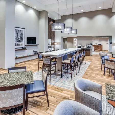 Hampton Inn & Suites Kittery-Portsmouth
