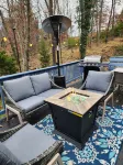 Beautiful Renovated Lake Cottage in SW County and only minutes from Downtown! - Gym