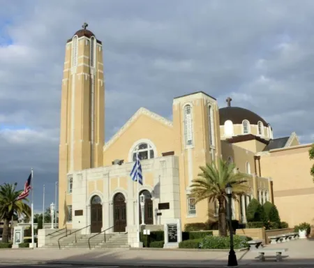 Fun Location,  Walking Distance to Docks, New Pickleball Courts & Near Beaches