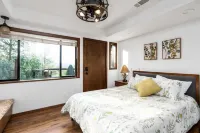 Mountain Oasis! Indoor Hot Tub, Game Room, VIEWS!