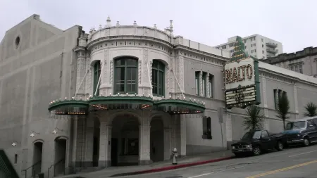 PROMO 15% WEEKLY/45% MONTHLY DISCOUNTTacoma's Theater Dist. High-End Condos.