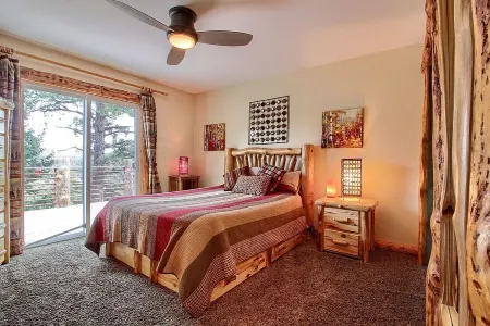 Fawn Haven Cabin Bailey Colorado Huge Deck with View and 1 Acre Fenced Dog Run Отели в г. Бейли