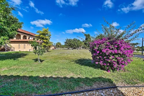 Naples Marina Getaway Studio now freshly REMODELED!