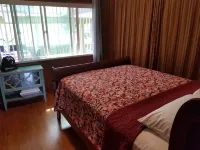 Spacious 4 bedroom 3 bathroom fully remodeled home. Hotel dekat Panaewa Rainforest Zoo and Gardens