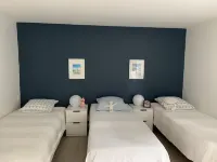 Lovely garden level of villa, totally independent, quiet, large garden