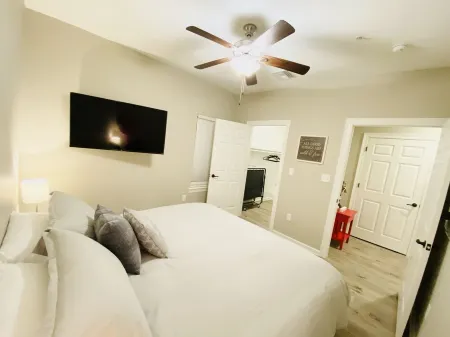 🦞BAYOU BLISS. KNG BED/WIFI.LONG STY BIG DISCNTS🦞