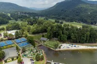 Mountain condo on Lake Lure with resort amenities