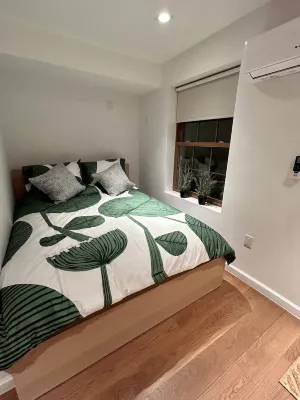 The Brick Flat - Stylish stay ~20 min from Manhattan