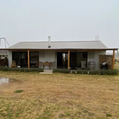 Q1 on Crestview, Adorable 1 Bedroom Farm Stay Cabin