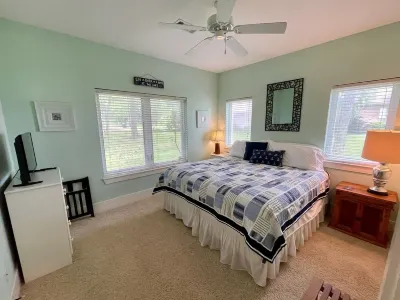 The Point on Cedar Creek Lake! Huge Lakefront! Panoramic Water Views! Spacious!