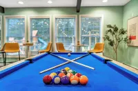 Poconos Play House! Hot Tub, Fire Pit, Jungle Gym, Game Rooms