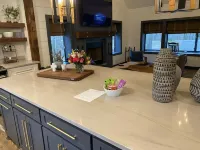 Modern cabin on beautiful Lake Greeson 45 minutes from Hot Springs!