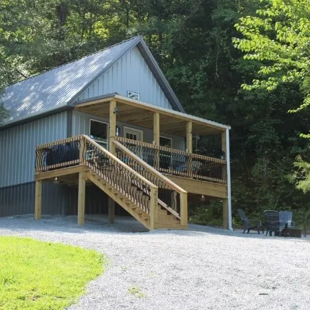Stylish Cabin 4Mins Away from Cumberland Lake!