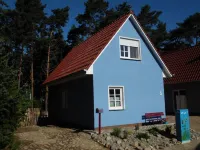 New holiday home by the forest. Baltic Sea in 2 minutes. Achterwasserblick. Hotel a Loddin
