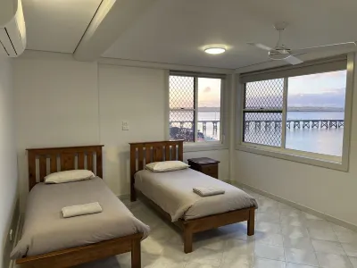 Beachside & Jetty View Apt 5  (Harbour Master Apartment) Hotels near Streaky Bay Museum