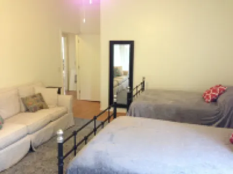 Historic Downtown Bristol Apartment