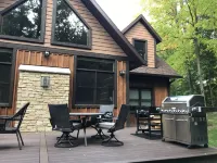 Larsen Lodge Downtown Village Egg Harbor, Sauna, New, Rustic and Elegant.